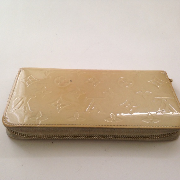 Louis Vuitton Beige Vernis Mono Zippy Long Wallet - Picture 4 of 9